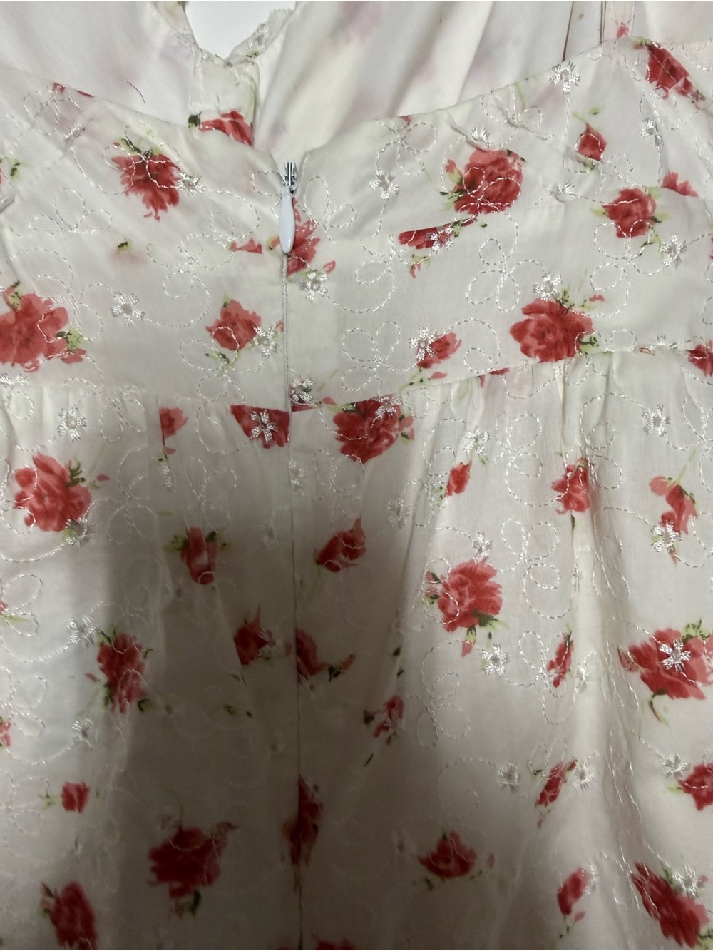 Guess White Dress with Coral Floral Print and Embroidery - Picture 6 of 7